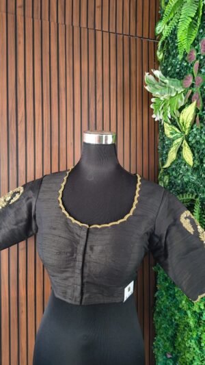 Raw Silk Kolka Motif Blouse Black